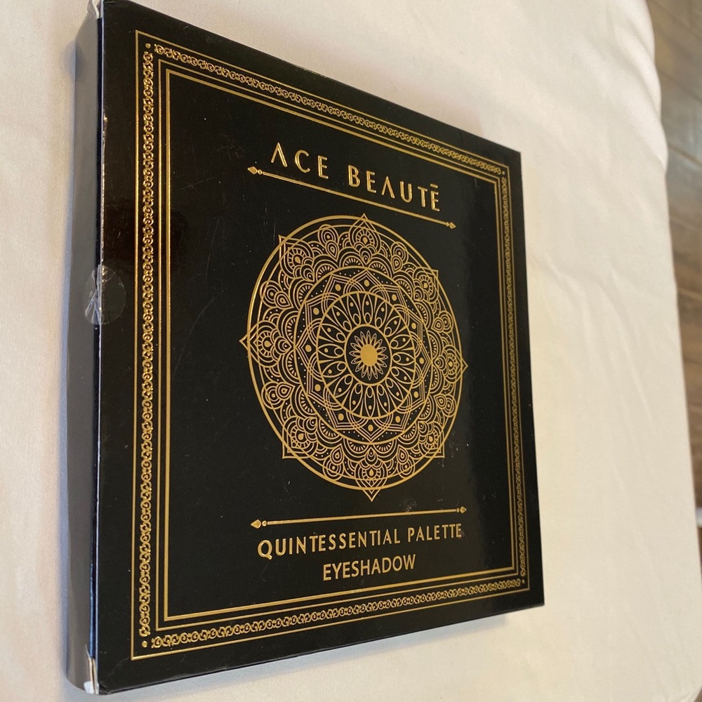 Ace Beautē Quintessential Palette Eyeshadow